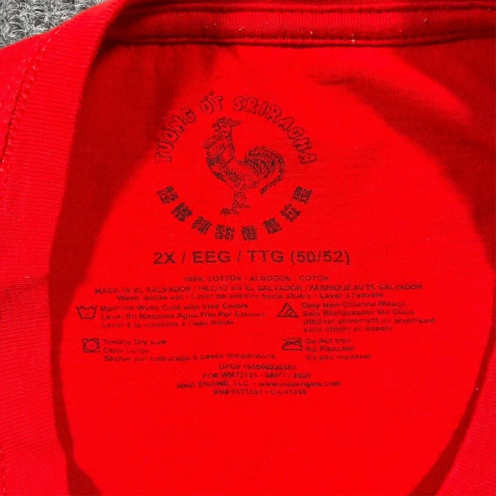 Sriracha Mens T-Shirt‎ 2XL Red Graphic Huy Fong Hot Chili Sauce Rooster Logo Tee